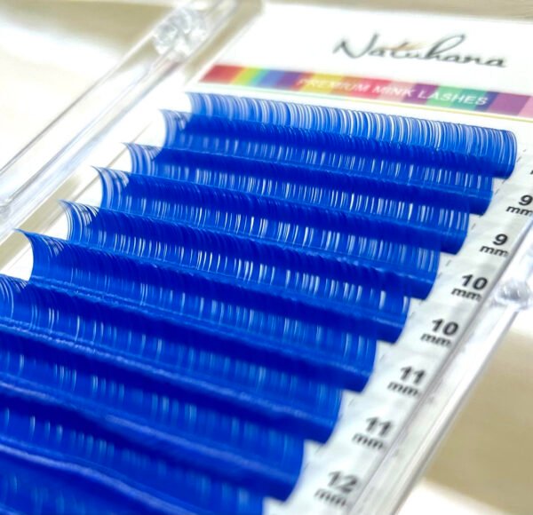 extensiones de pestañas color azul